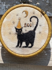 BOO KITTY FOLK EMBROIDERY PATTERN