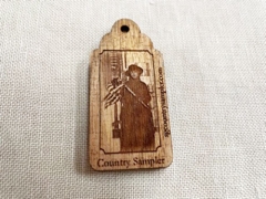 COUNTRY SAMPLER WOODEN NEEDLE KEEP