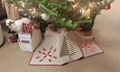 DRESSED FOR THE HOLIDAYS QUILTED TREE SKIRT QUILT - ONLY