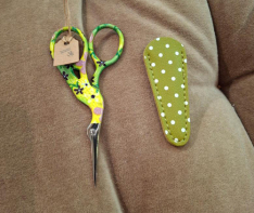 GREEN, YELLOW & PINK STORK SCISSOR WITH SHEATH