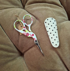 WHITE & PINK STORK SCISSOR WITH SHEATH