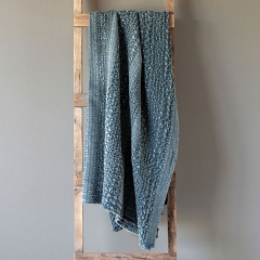 HEATHERED WAFFLE WEAVE THROW - Blue