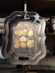 TRAY WITH PEARS