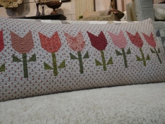 ODE TO SPRING TULIP PILLOW KIT (Includes Pattern)