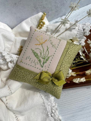 GENTLE DAFFODIL Cross Stitch Kit (Includes Pattern)